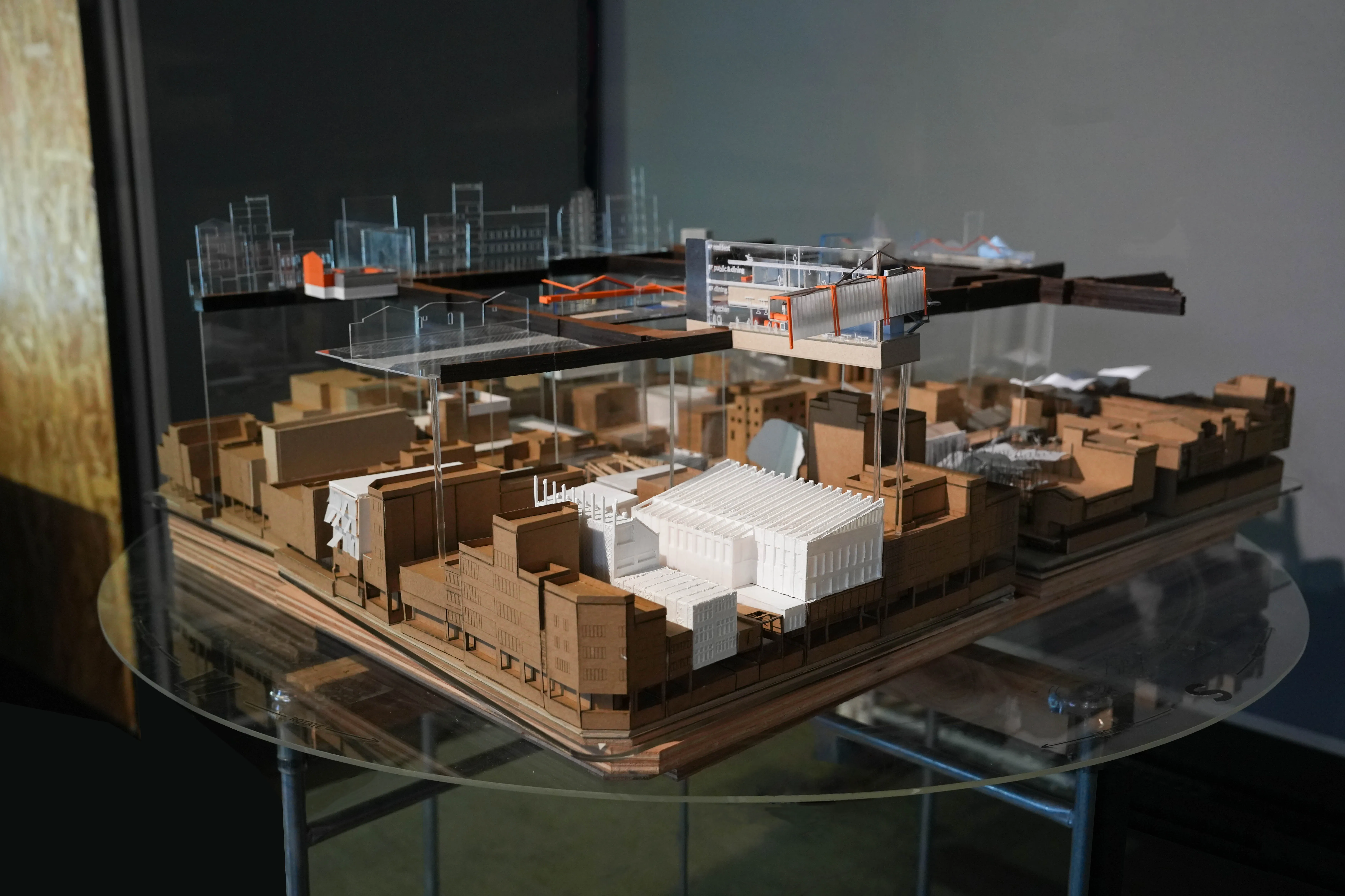 Tāi-uân and Venice:The Embodied Intelligens of Two Island Republics